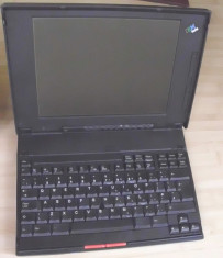calculator IBM laptop vechi de colectie anii 90 defect IBM foto