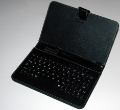 Husa tableta cu tastatura, 7 inch, mini usb, tip mapa, neagra, picior de sprijin, piele ecologica foto