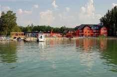 Rider Beach Balatonszemes, Ungaria - 2 nop?i 2 persoane in cursul saptamanii cu mic dejun, picnic cu vaporul foto