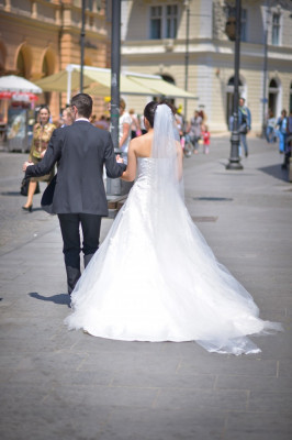 Rochie de mireasa tip printesa cu trena, fara crinolina foto