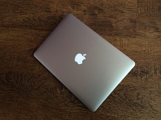 MacBook AIR 11&amp;quot; 1.6GHz i5 !! 4GB RAM !!! INTEL HD GRAPHICS !! SSD 128 GB !! User 100% calificative pozitive !! APROAPE NOU !! foto