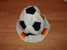 accesoriu pentru costum de carnaval serbare caciula cu minge pentru copii foto