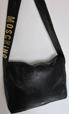 Geanta dama MOSCHINO, model postas, neagra, piele, stare buna, incapatoare - VINTAGE!!! foto