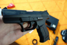 pistol semiautomat cu gaz 9 mm marca Walther p 99 foto