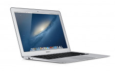 MacBook Air 13inch/Intel Core i5 1.3GHz/128GB/8g ram 8 cicluri foto