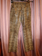 Pantaloni piele naturala tip reptila, Poco Loco foto