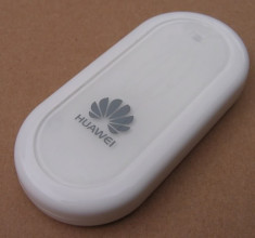 Modem USB Stick Internet Mobil 3G HUAWEI huawei 3g E220 E 220 Decodat Vodafone Orange Cosmote Digi - Merge pe aproape orice tableta foto