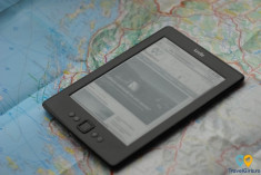 E-book Amazon Kindle -Wi-FI- in cutie foto