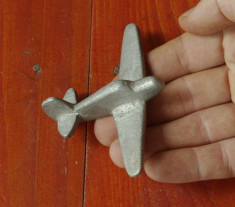 jucarie veche din perioada comunista --- Avion turnat din aluminiu !!!! foto