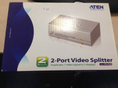 Multiplicator / splitter video VGA ; 1 to 2 VGA Duplicator ; ATEN VS-92A foto