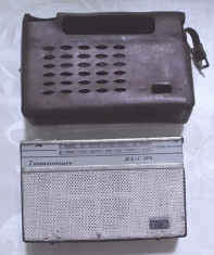 Un radio vechi cu husa functional e ZEFIR din ani 60 de colectie vintage nu e S631T foto