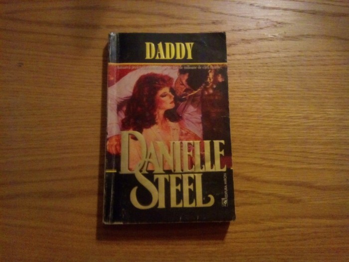 DANIELLE STEEL - Daddy - roman - 1998, 382 p.