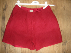 Pantaloni scurti dama H &amp;amp; M stofa rosu Sz. 36/S foto