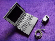 Laptop Macintosh Powerbook 145B (1993) - pentru colectionari foto