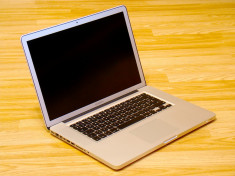 Apple MacBook Pro 15-inch, Early 2011 - MacBookPro8,2 - i7 2GHz - 8GB DDR3 - 500GB HDD - 256MB Radeon HD 6490M - Anti-Glare - Impecabil - OKAZIE! foto