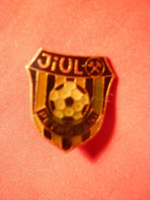 Insigna veche Fotbal Jiul Petrosani , h= 2,1 cm foto