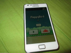 Samsung Galaxy S2 cu Flappy Bird foto