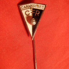 Insigna veche Fotbal CFR Caransebes , h= 2 cm