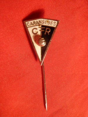 Insigna veche Fotbal CFR Caransebes , h= 2 cm foto