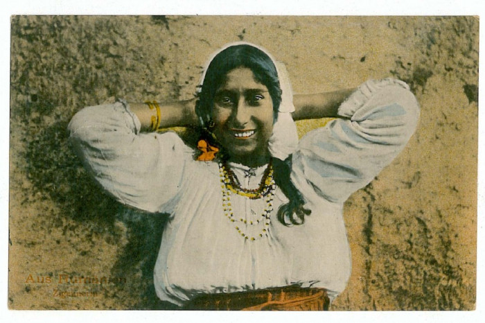 1116 - ETHNIC, gypsy woman - old postcard - unused