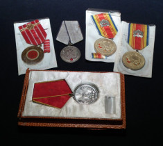 Lot medalii comuniste foto