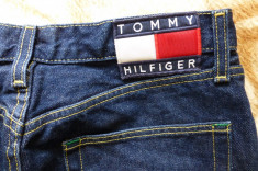 Blugi Tommy Hilfiger; marime 31/34: 82 cm talie, 113.5 cm lungime, 86.5 cm crac interior; 100% bumbac; stare excelenta foto