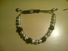 bratara din accesorii metalice foto