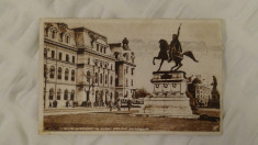Bucuresti - Universitatea si statuia lui Mihai Viteazul - B-dul Regina Elisabeta foto