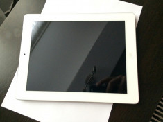 ipad 3 32gb 4G+WIFI impecabil ,alb fara urme de folosinta !! incarcator ,cablu date si husa foto