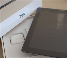 iPad generatia a 4-a, Ecran Retina, Cellular, 16GB, 4G, Negru foto
