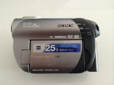 Vand camera video Sony DVD Handycam zoom optic 25x megapixeli, aproape noua. foto