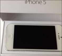 Telefon mobil Apple iPhone 5, 16GB, White NEVERLOCKED foto