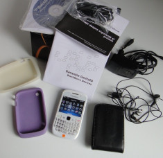 Vand Blackberry Curve 8520 White NECODAT, stare buna, pachet complet foto