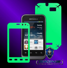 MOTOROLA XT320 XT321 DEFY MINI - Folie Fosforescenta GLOW SKINZ kit full body,Protectie totala telefon profesionala,ecran,spate,carcasa,husa tip skin foto