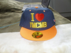 Sapca snapback i love ymcmb bleumarin scris portocaliu reglabila foto