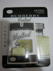 CASETA SIGILATA BURBERRY WEEKEND DAMA 50 ML foto