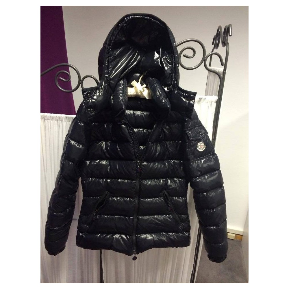GEACA MONCLER DAMA SECONDHAND ORIGINALA arhiva Okazii.ro