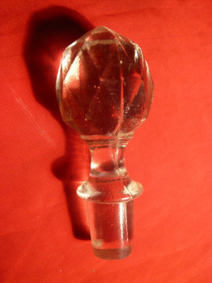 Dop mare ,vechi ,sticla pt.carafa ,d.baza=2,6 cm ,forma neregulata foto