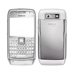 Carcasa Nokia E71 alba (fata, mijloc / miez , capac baterie, butoane laterale si tastatura) NOUA foto