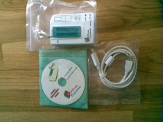 Programator universal memorii EPROM EEPROM FLASH MCU Willem USB foto