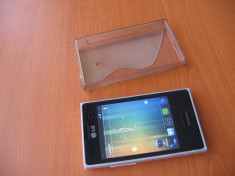 LG Optimus L3 e400 - smartphone cu Android 4.0.4 + BONUS: husa si tipla foto