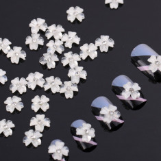 Floricele cu stras si sclipici 3D de culoare Alba cu stras A1, pentru decoratii unghii false, set de 10 bucati foto