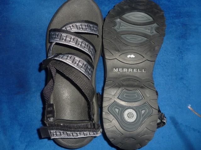 Incaltaminte barbati Sandale Merrell produs nou/marime 43 Incaltaminte barbati Sandale Merrell produs nou/marime 43