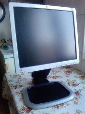 Monitor hp l1750 foto