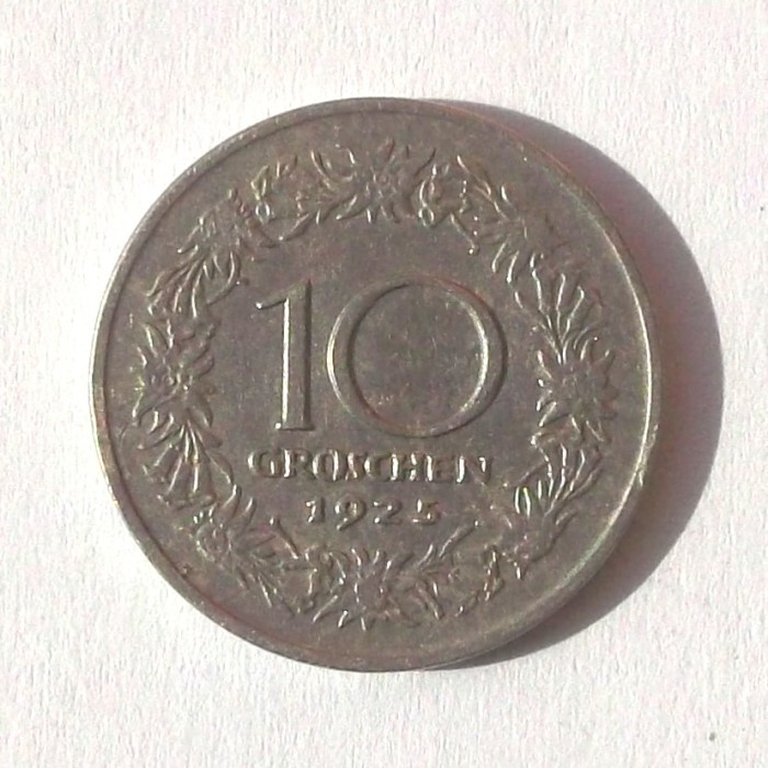 G3. AUSTRIA 10 GROSCHEN 1925, 4.50 g., Copper-Nickel, 22 mm **