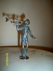 Miniatura statueta trompetist bronz masiv lucrata manual monogramata foto