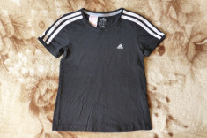 Tricou Adidas; marime 150 - pentru 11-12 ani: 38.5 cm bust, 43 cm lungime; 100% bumbac; stare excelenta foto