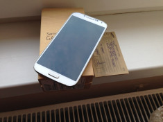 Samsung Galaxy S4 i9505, ALB, la cutie foto