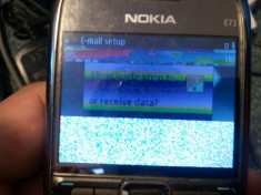 nokia e71 defect simtomul se vede si in poze (si prin posta ) foto