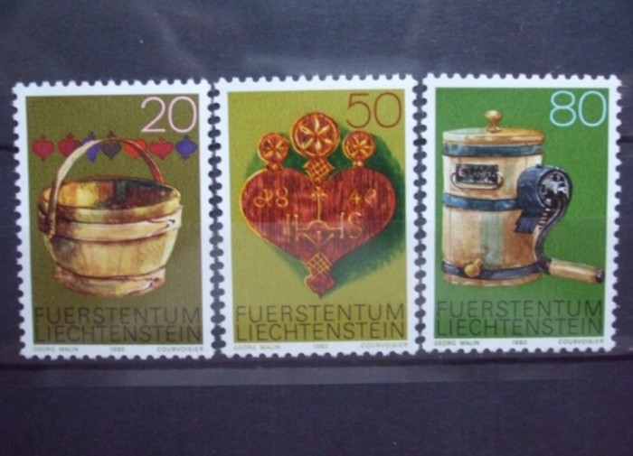LIECHTENSTEIN 1980 - OBIECTE SCULPTATE IN LEMN, serie nestampilata, B13